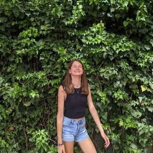 Meet your Posher, Eva